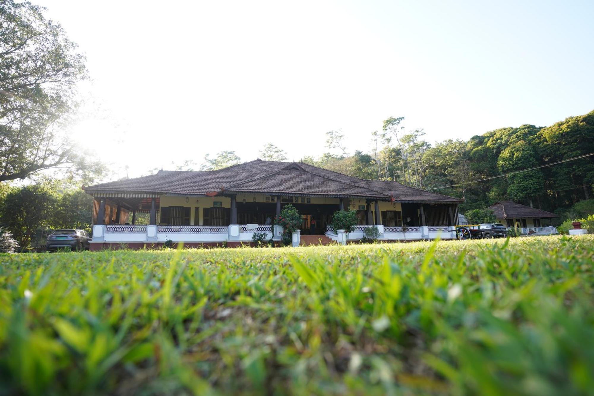 Hotel Highland Estate à Sakleshpur Extérieur photo